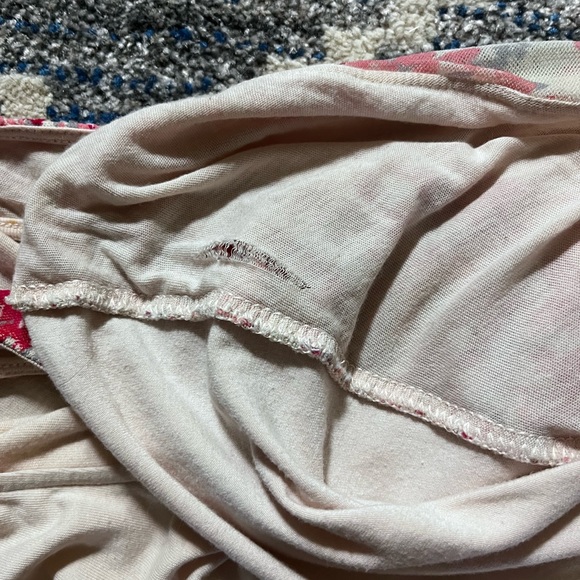 Express Size M Floral Ruched Top - Picture 5 of 6